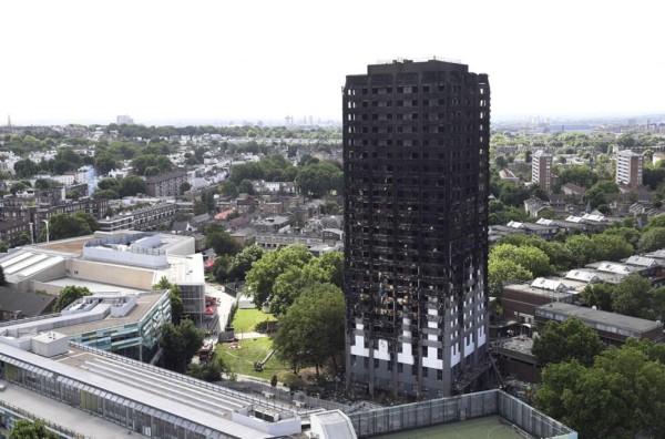 Scotland Yard eleva a 30 los muertos por el incendio de Londres