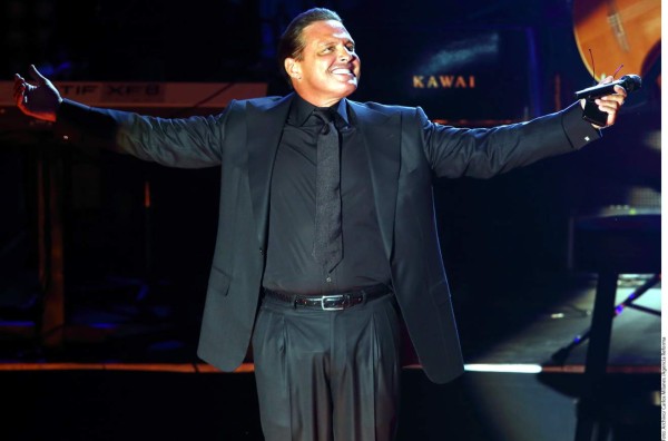 Warner Music quiere librarse de Luis Miguel