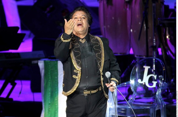 Juan Gabriel es hospitalizado de nuevo y está en reposo