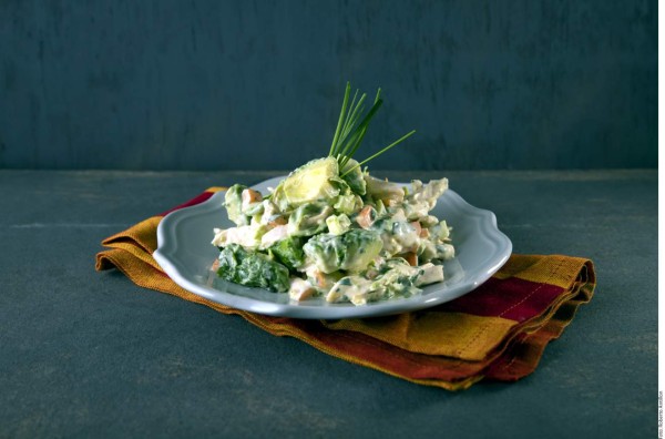 Cómo hacer una ensalada de pollo y aguacate