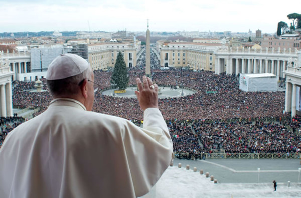 Vídeo: Papa reclama en su mensaje de Navidad por una paz que no sea de 'fachada'