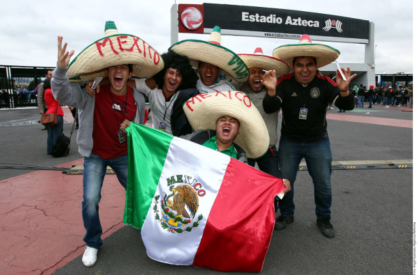 México golea a Nueva Zelanda y pone un pie en el Mundial de Brasil