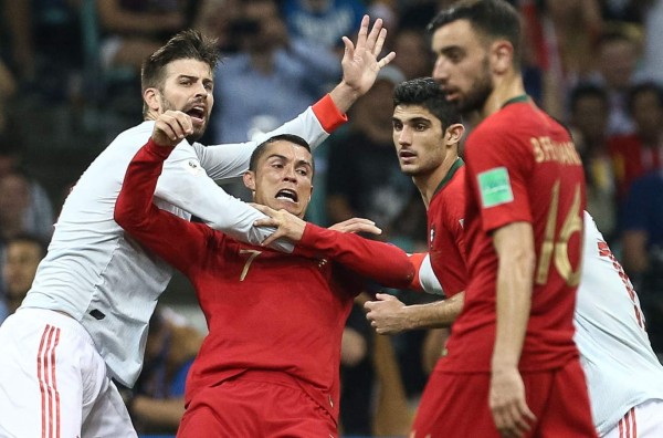 Piqué confirma su salida de España y le deja dardo a Cristiano Ronaldo