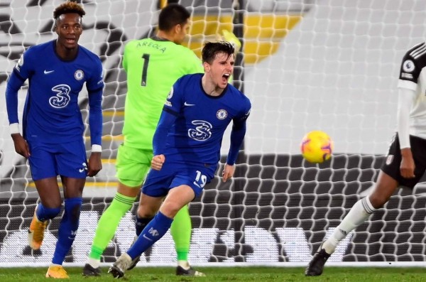 Mason Mount le dio la victoria al Chelsea contra el Fulham. Foto EFE