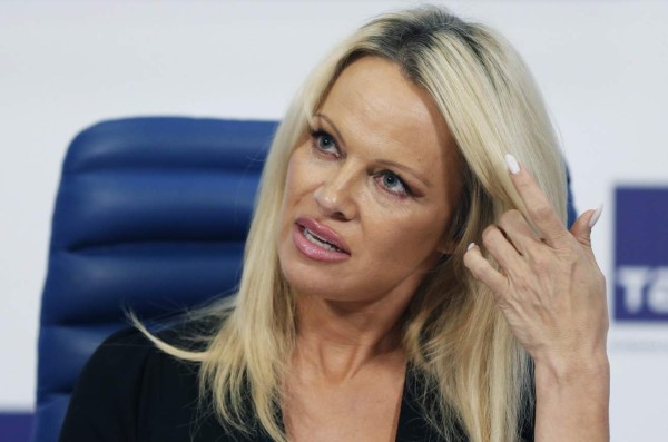 Pamela Anderson pide el cierre de parque marino en Francia  