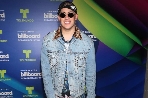 Por contenido vulgar prohiben canciones de Bad Bunny en República Dominicana