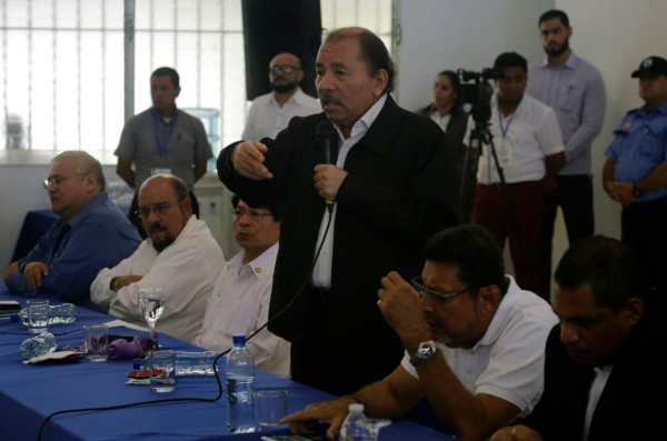 Inicia diálogo entre presidente Ortega y sus opositores en Nicaragua