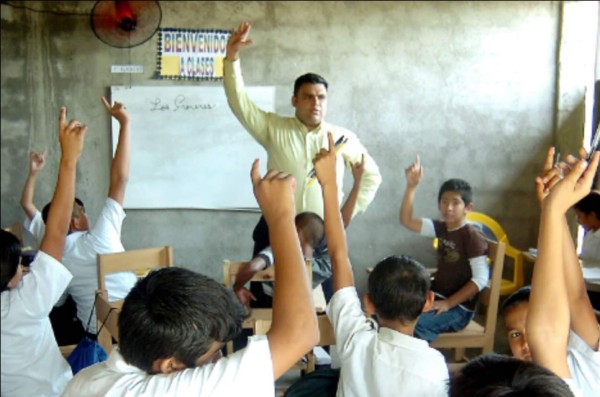 Falta de maestros comienza a solucionarse en San Pedro Sula