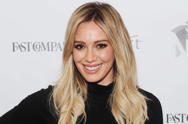 Hilary Duff dio a luz en casa