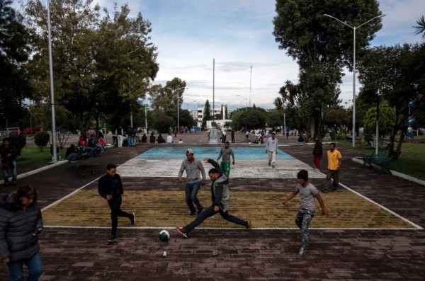 El fútbol hondureño viaja con caravana migrante que pide partido a beneficio  