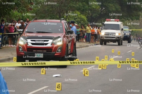 En tres vehículos emboscaron a vendedor de carros