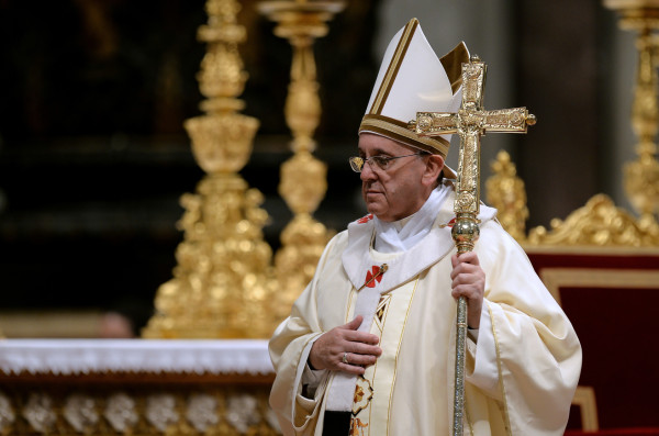 Papa fustiga la miseria material y espiritual en mensaje por Cuaresma