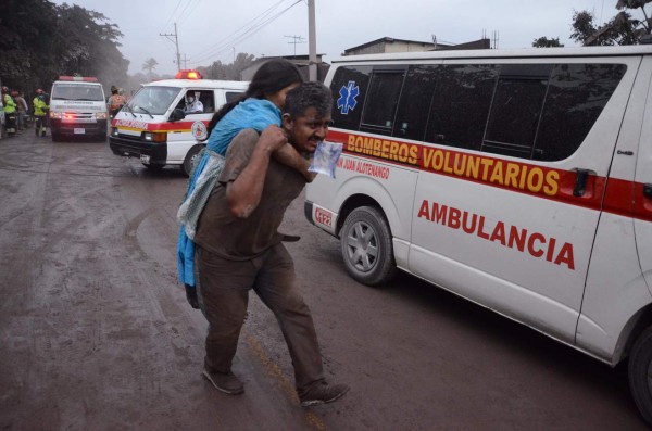 Guatemala decreta estado de calamidad en 3 departamentos por erupción