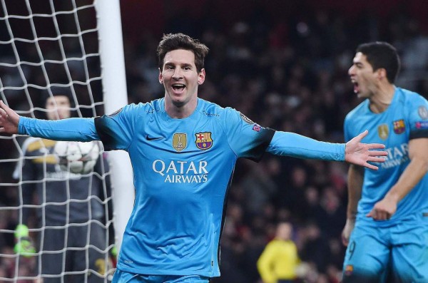 Doblete de Messi deja al Barça con pie y medio en cuartos