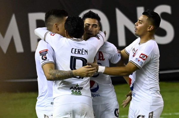 El Alianza logró una histórica victoria contra los Tigres de México. Foto AFP