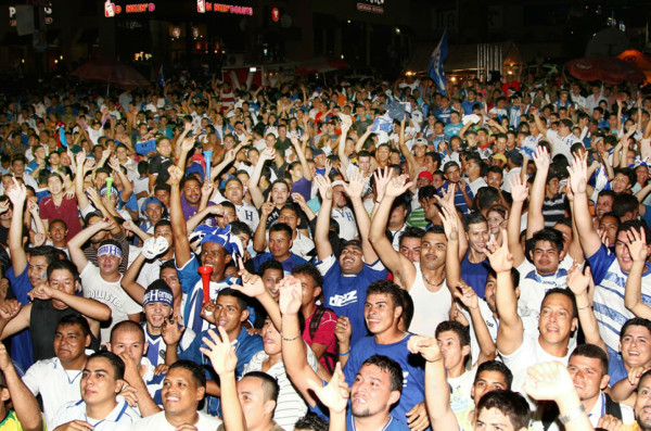 Vídeo: Miles celebran pase de Honduras al Mundial de Brasil 2014