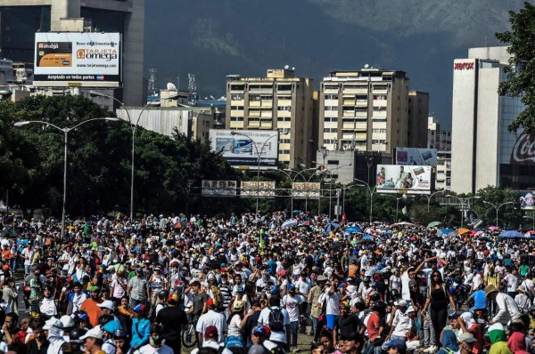 Jornada de protestas deja tres muertos en Venezuela