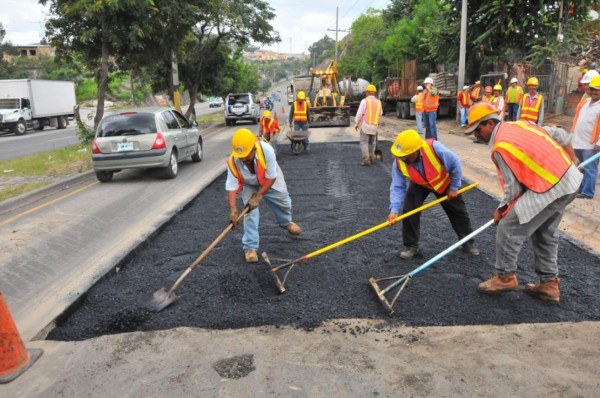Honduras invertirá L14,400 millones en construcción y reparación de carreteras