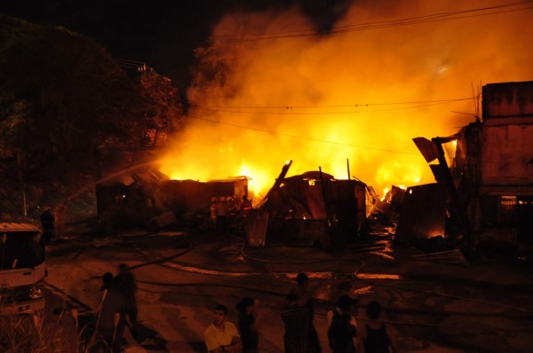 Incendio consume fábrica de muebles en Tegucigalpa