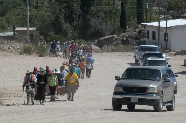 EUA traslada a bases militares a los niños inmigrantes de CA