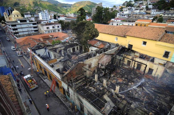 Voraz incendio consumió el patrimonio histórico de Tegucigalpa