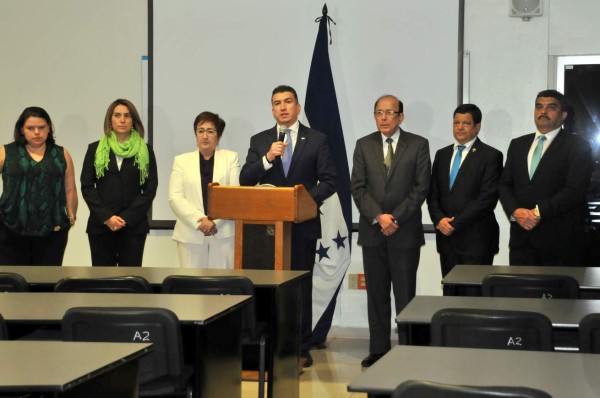 Junta entrega hoy al CN lista de 5 aspirantes a Fiscal General de Honduras