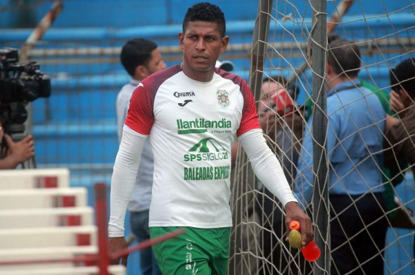 Carlo Costly podría volver al Marathón