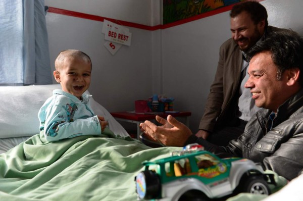 El niño Abuzar, sobreviviente de ataque en Kabul, saldrá pronto del hospital