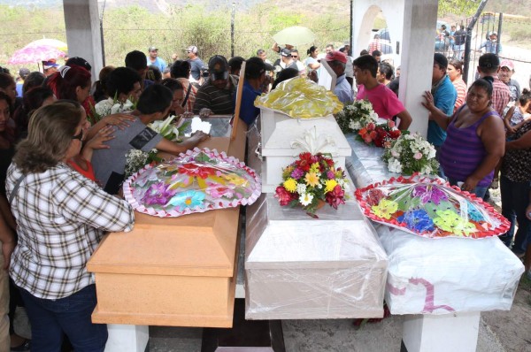 Tiroteo mientras sepultaban a cuatro víctimas de masacre en Tegucigalpa