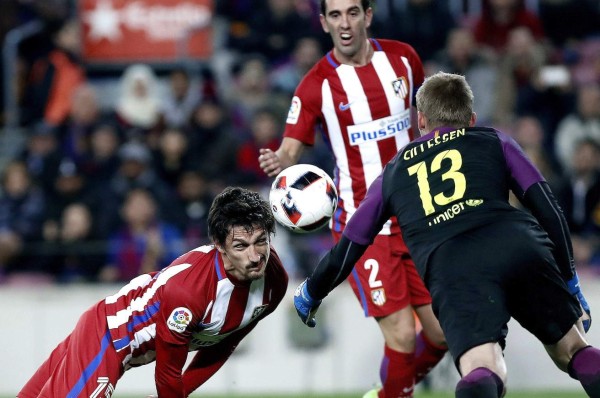 Polémica: Atlético fue perjudicado por el árbitro ante Barcelona