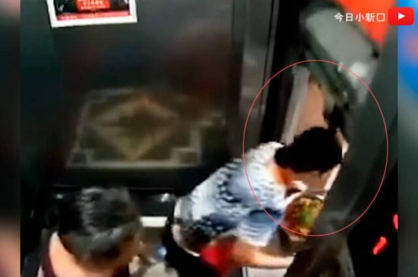 Video viral en YouTube: Mujer se salva por poco de ser aplastada por ascensor
