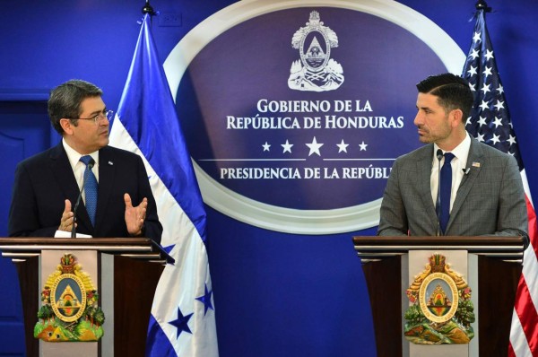 Presidente de Honduras y secretario de Seguridad Nacional de EEUU dialogan sobre migración y seguridad
