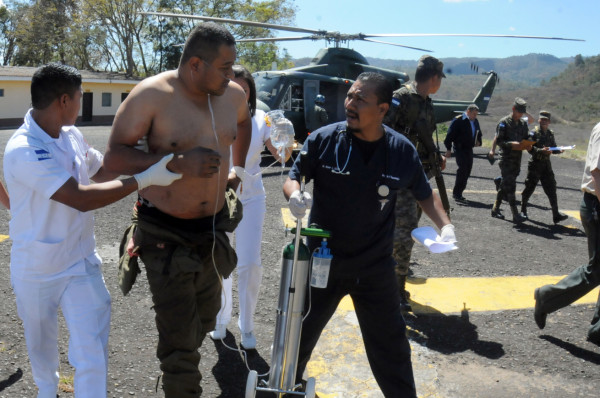 Heridos 5 policías en tiroteo con forajidos en Comayagua