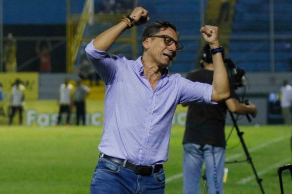 Nazar, el doctor que venció al cáncer y busca llegar a la final de Liga en Honduras