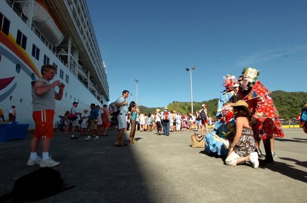 Inicia temporada alta de cruceros en Roatán