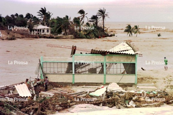 Honduras: huracán Mitch partió a Santa Rosa de Aguán