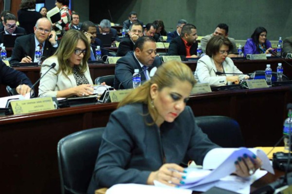 Participación política de mujeres en Honduras aún es baja  