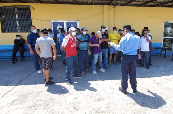 Decomisan 50 vehículos en San Pedro Sula por no atender cuarentena