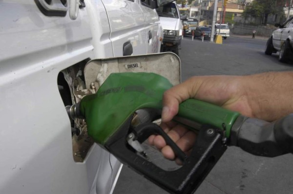 Rebajas de centavos tendrá precio de los carburantes