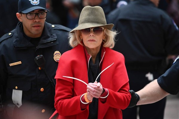 Jane Fonda es arrestada por cuarta vez durante su protesta por el cambio climático
