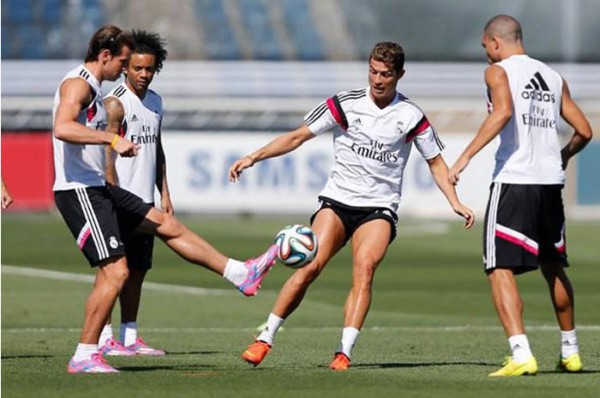 Cristiano Ronaldo se entrena con el grupo y puede jugar la Supercopa