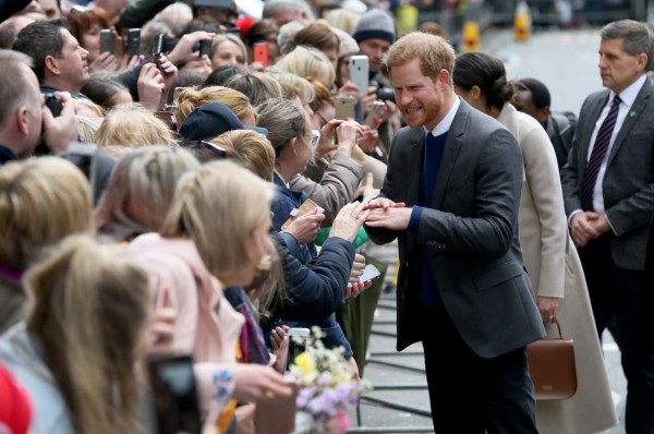 El príncipe Enrique y Meghan Markle visitan Irlanda del Norte