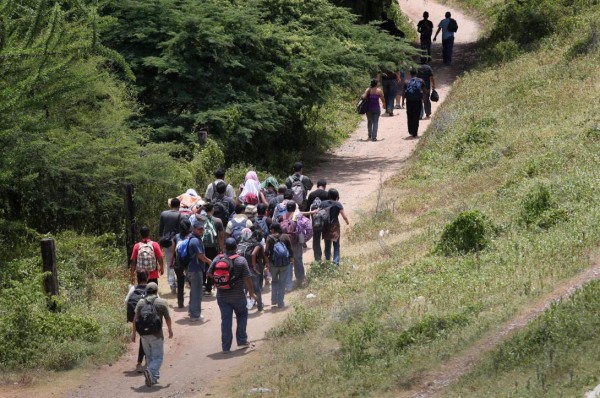 Rescatan en México a 95 migrantes hacinados en camión