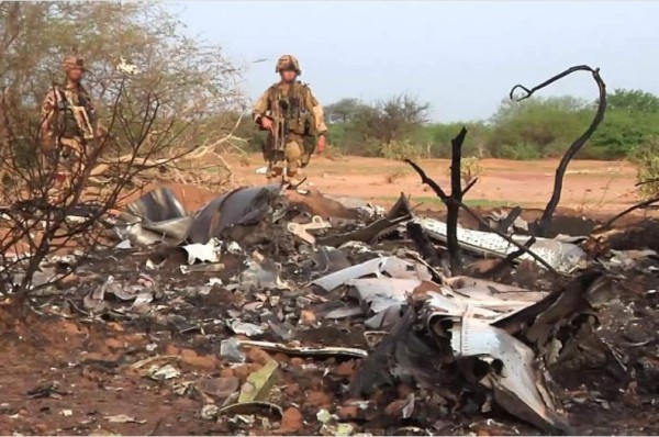 No hay supervivientes del avión de Air Algérie, hallan cajas negras