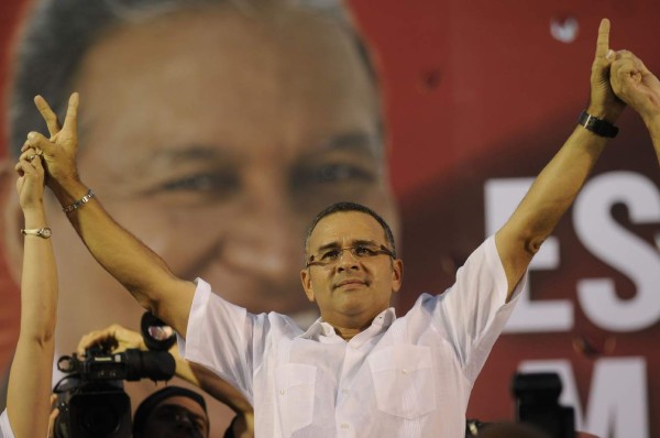 El Salvador: Investigan al expresidente Mauricio Funes por sobornos a diputados