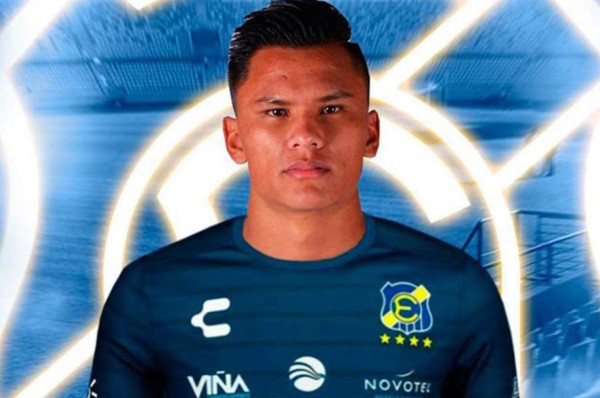 Denil Maldonado partió rumbo a Chile para integrarse a su nuevo club