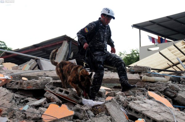 Terremoto destruyó el corazón turístico de Ecuador