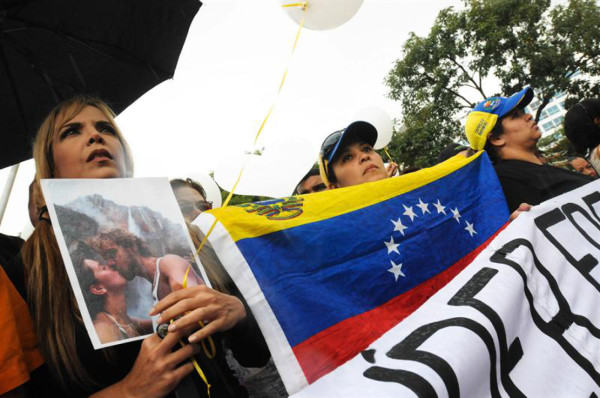 Venezolanos se movilizan para pedir seguridad tras crimen de Mónica Spear