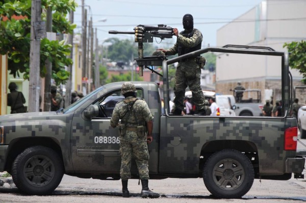 Más de 50 personas son detenidas tras operativo militar en México