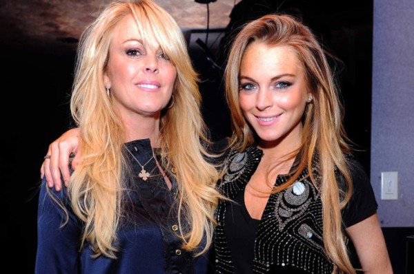 La madre de Lindsay Lohan está hospitalizada